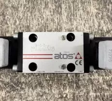 Электромагнитный направляющий клапан ATOS DHI-0714/8 23  вид спереди