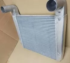 Охладитель надувочного воздуха (интеркулер) (4320ЯЗ-1109530-02) (ШААЗ) 4320А-1172010 Урал вид спереди