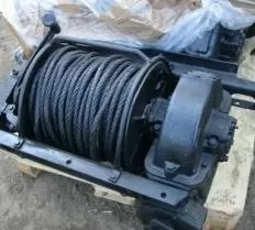 Лебедка передняя с редуктором и карданом в сборе 131-4501010-Б Урал схема Лебедка передняя с редуктором и карданом в сборе 131-4501010-Б Урал схема с размерами