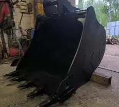 Ковш экскаватора Komatsu Cat416C фото